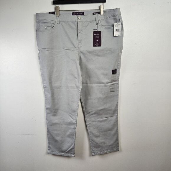 Gloria Vanderbilt Amanda PLUS 22W Gray Tapered Leg Soft Touch Jeans NWT - Picture 1 of 12